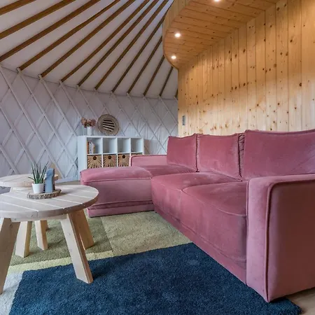 Lüks kamp alanı Gorski Glamping - Jurta Z Widokiem *